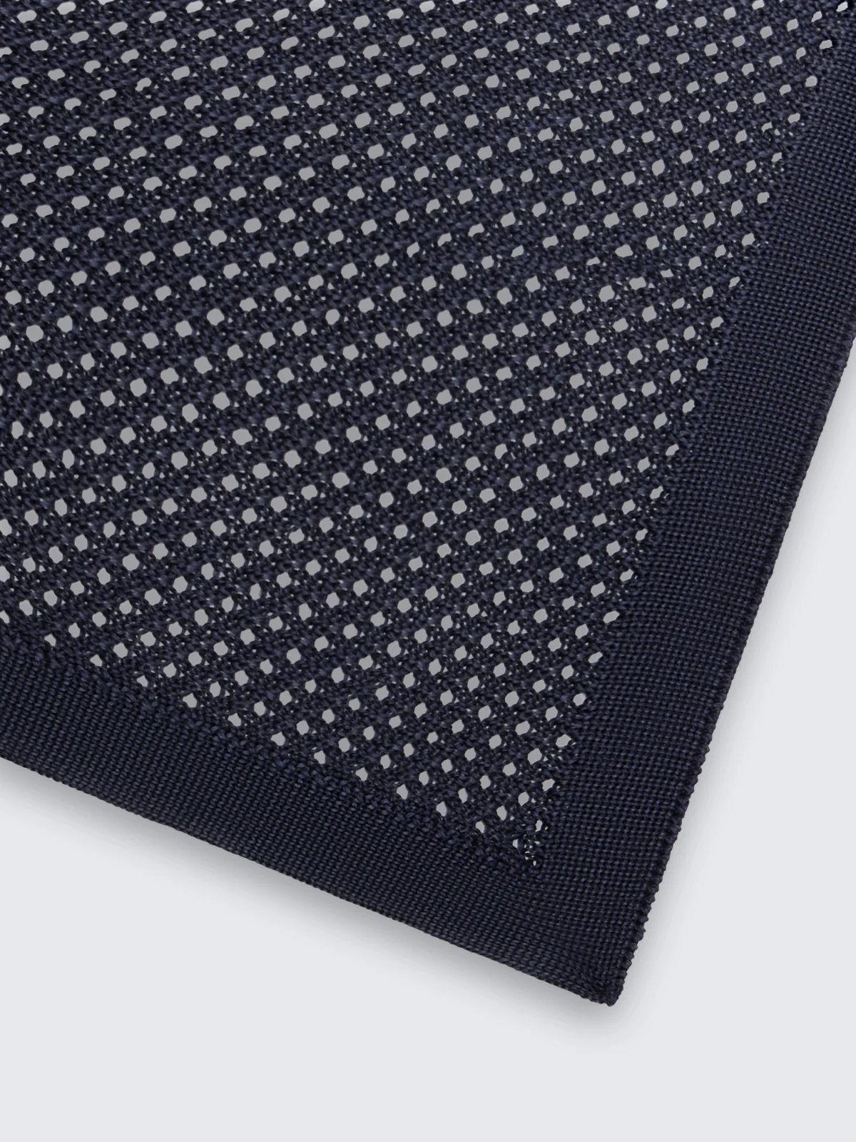 Khăn cài túi lụa xanh midnight - Brioni, ảnh chi tiết cùng mẫu