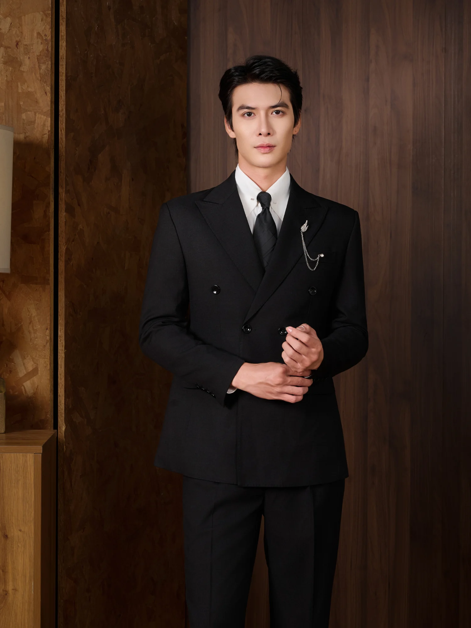 Suit Đen 2 Hàng Khuy
