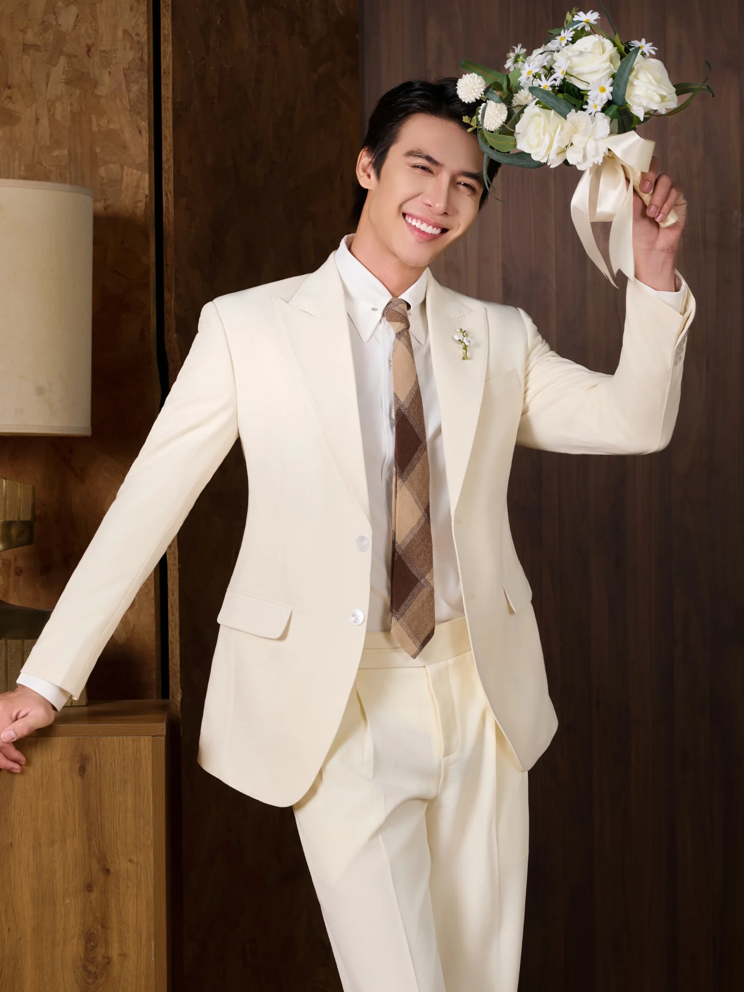 Suit Trắng Kem