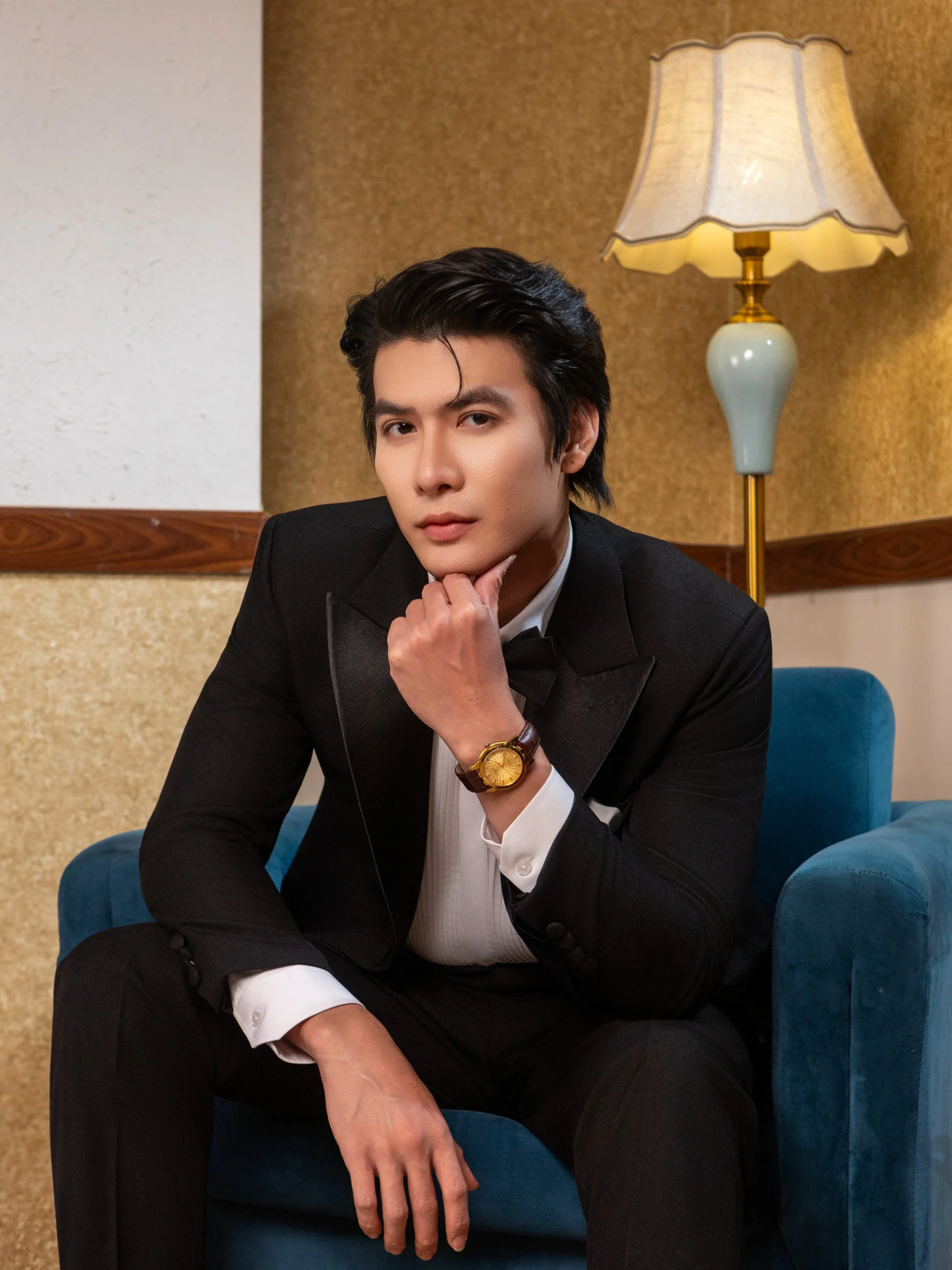 Tuxedo Đen 2 Khuy Ve Peak Lapel Satin
