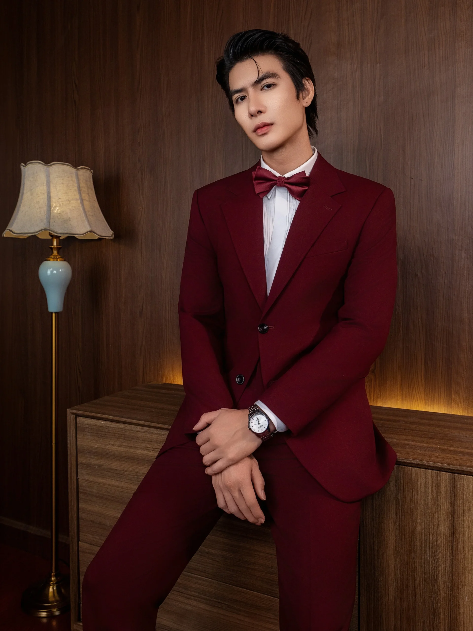 Suit Burgundy Ve Notch Lapel