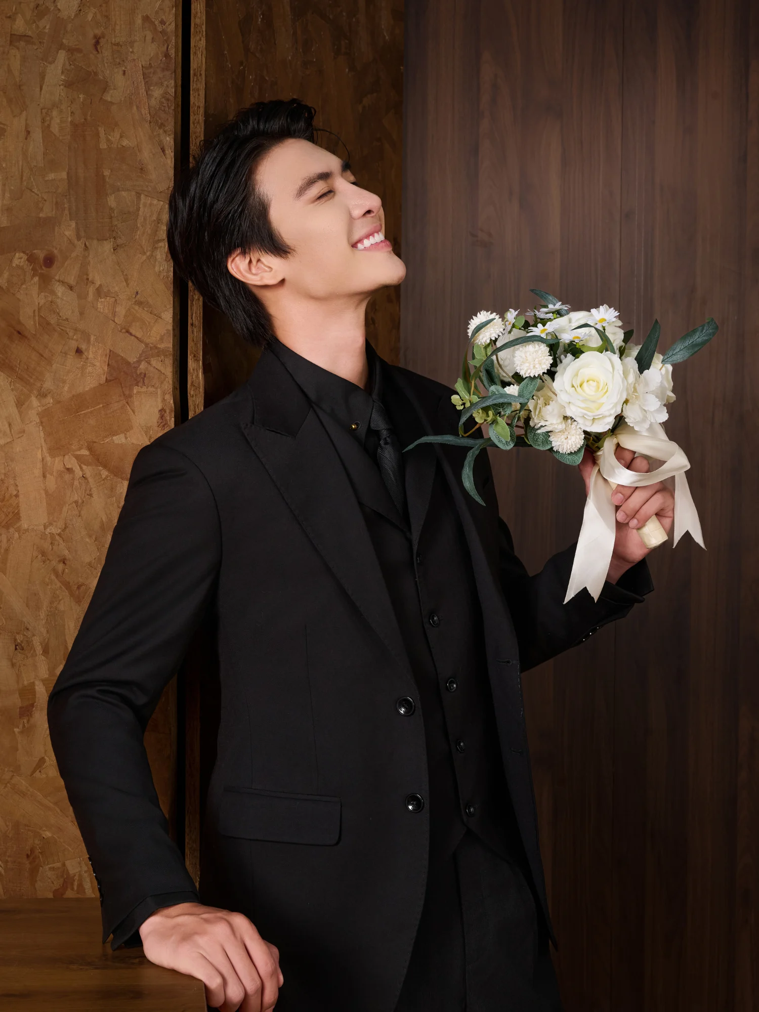 Suit Đen Classic