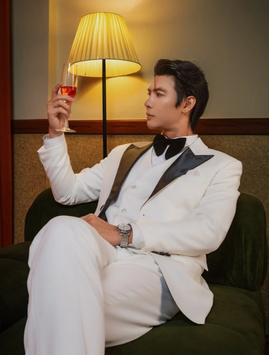 Tuxedo Ivory Phối Ve Satin Đen