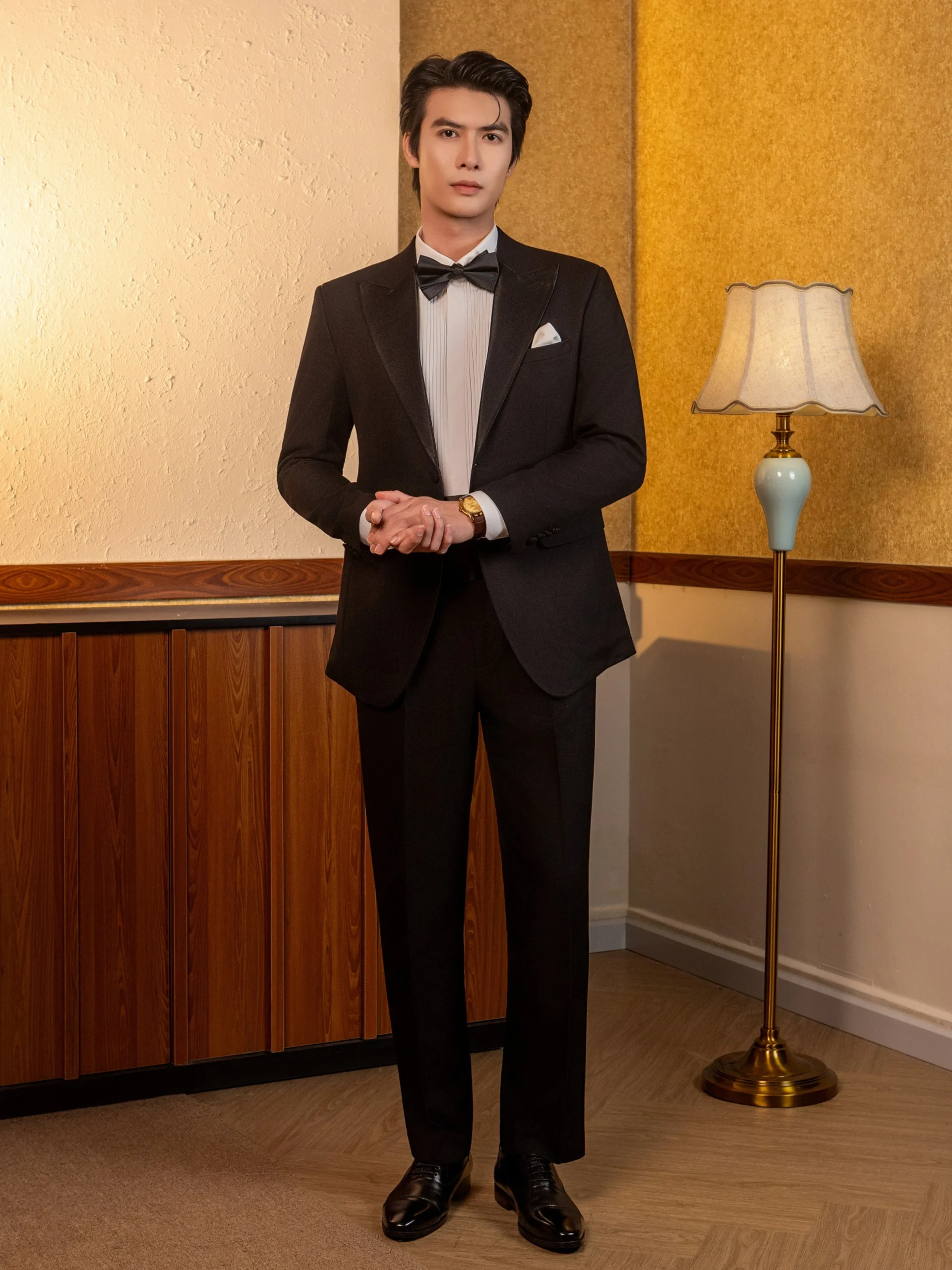 Tuxedo Đen 2 Khuy Ve Peak Lapel Satin